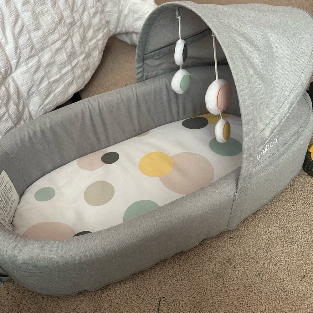 Lulyboo portable baby lounge/bassinet